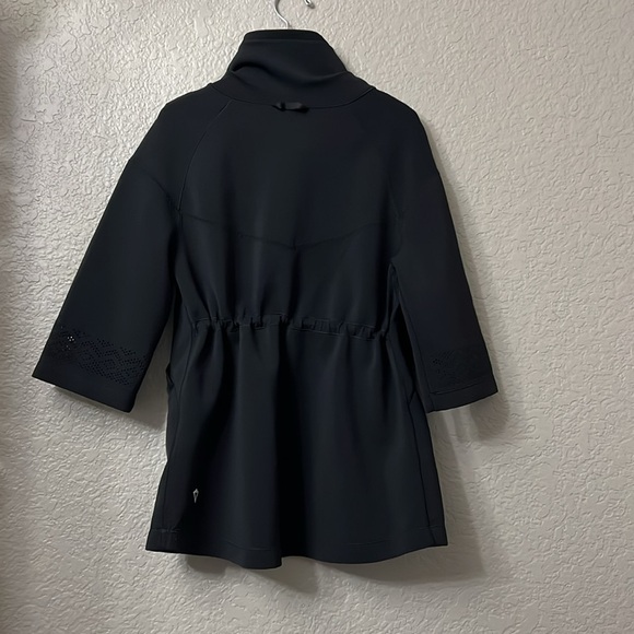 Ivivva black pullover size 14 girls - Picture 4 of 11